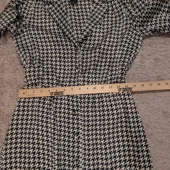Vintage RARE BCBG Paris Silk Satin Houndstooth Shirt Dress Size 6 - Picture 11 of 16
